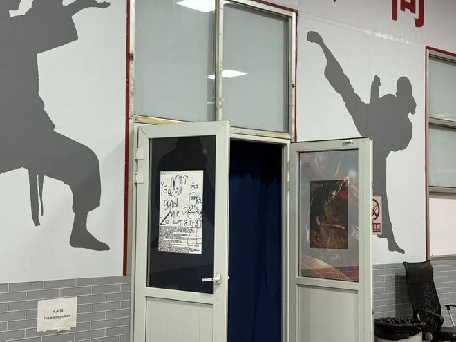 年亏近百万一个高中辍学生的实验音乐乌托邦AG真人平台app案例｜“你和我”：三(图9)